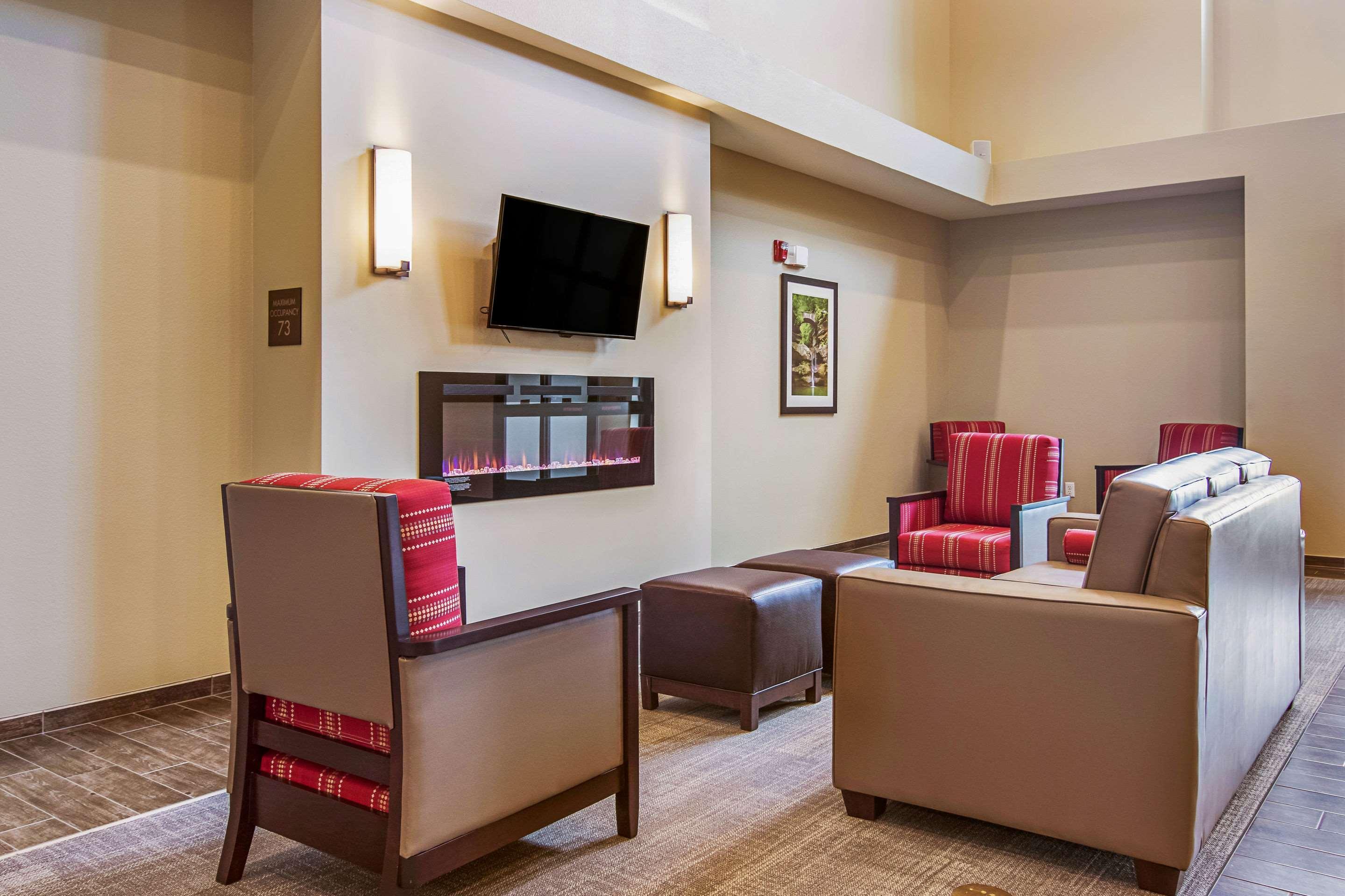 Comfort Suites Wooster Near University Campus Exterior foto